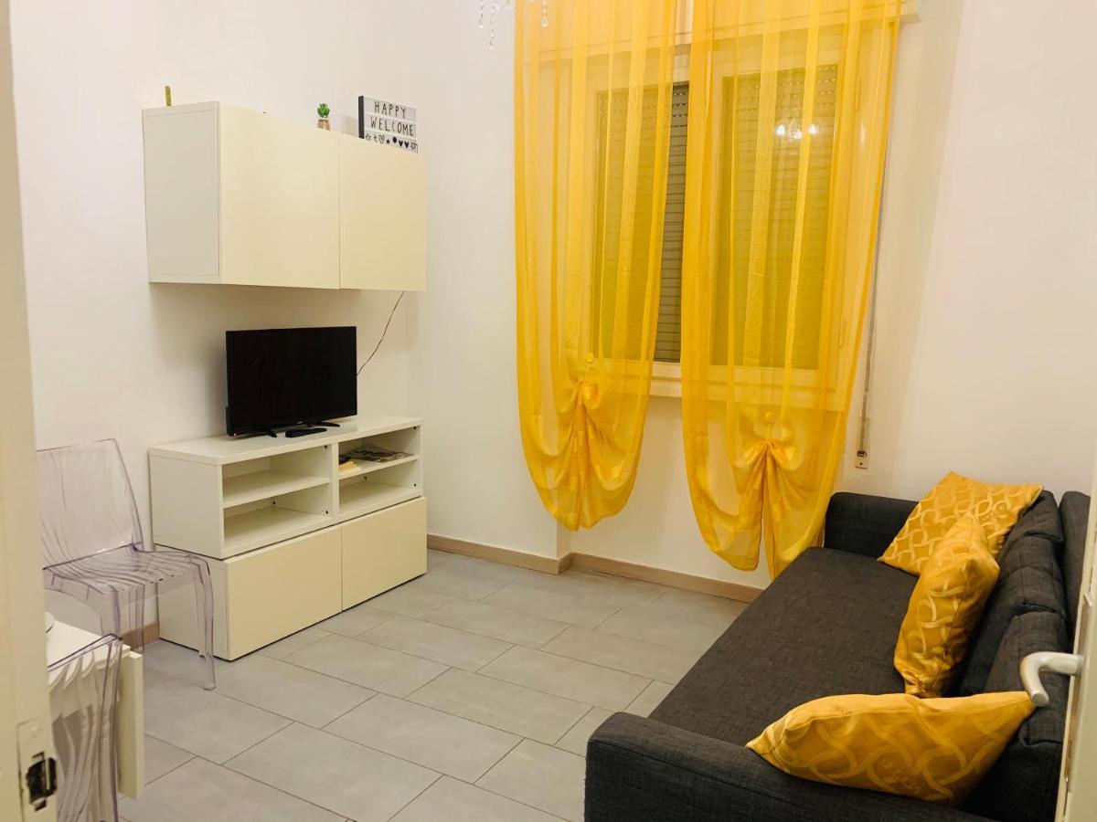 Casa Martina Apartment เวียเรจโจ ภายนอก รูปภาพ